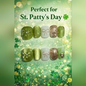 Olive & Gold Cat Eye Shorty Nails With 3D Flowers Perfect For St Patty's Day 🍀